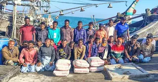 মিয়ানমারে পাচারকালে নৌবাহিনীর হাতে সিমেন্টবোঝাই ৩টি বোট আটক